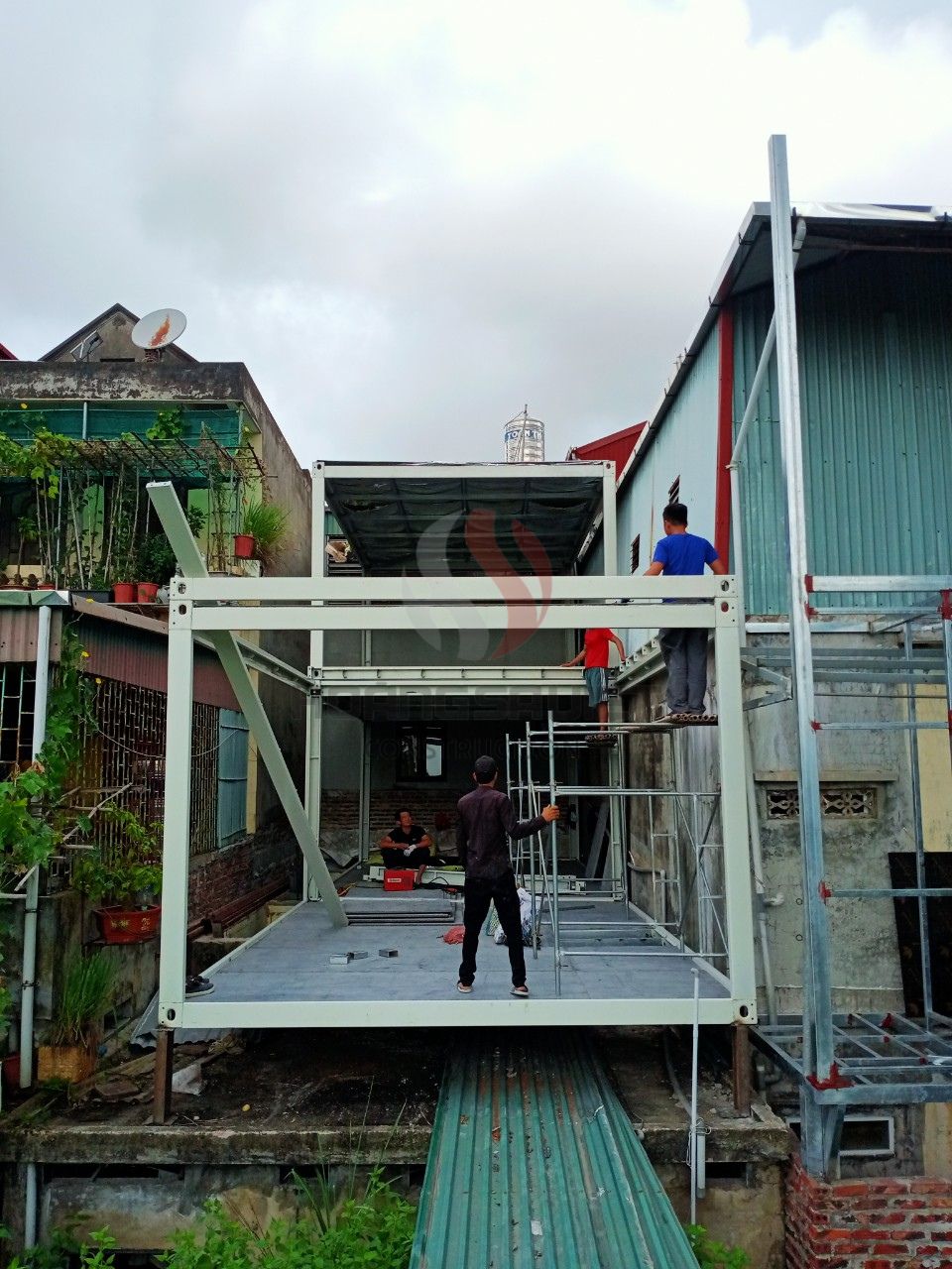 Lắp ráp phần khung 